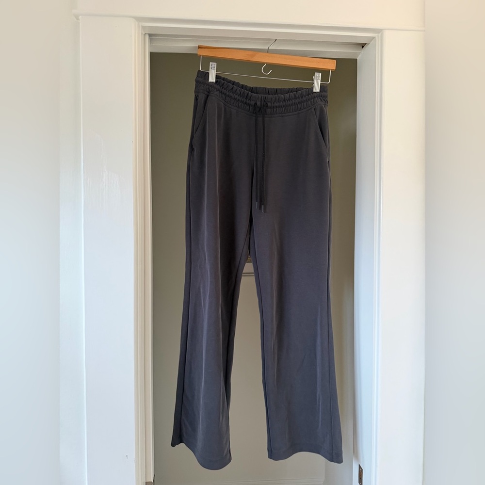 Athleta Women’s Seasoft Mid-rise Straight Pant